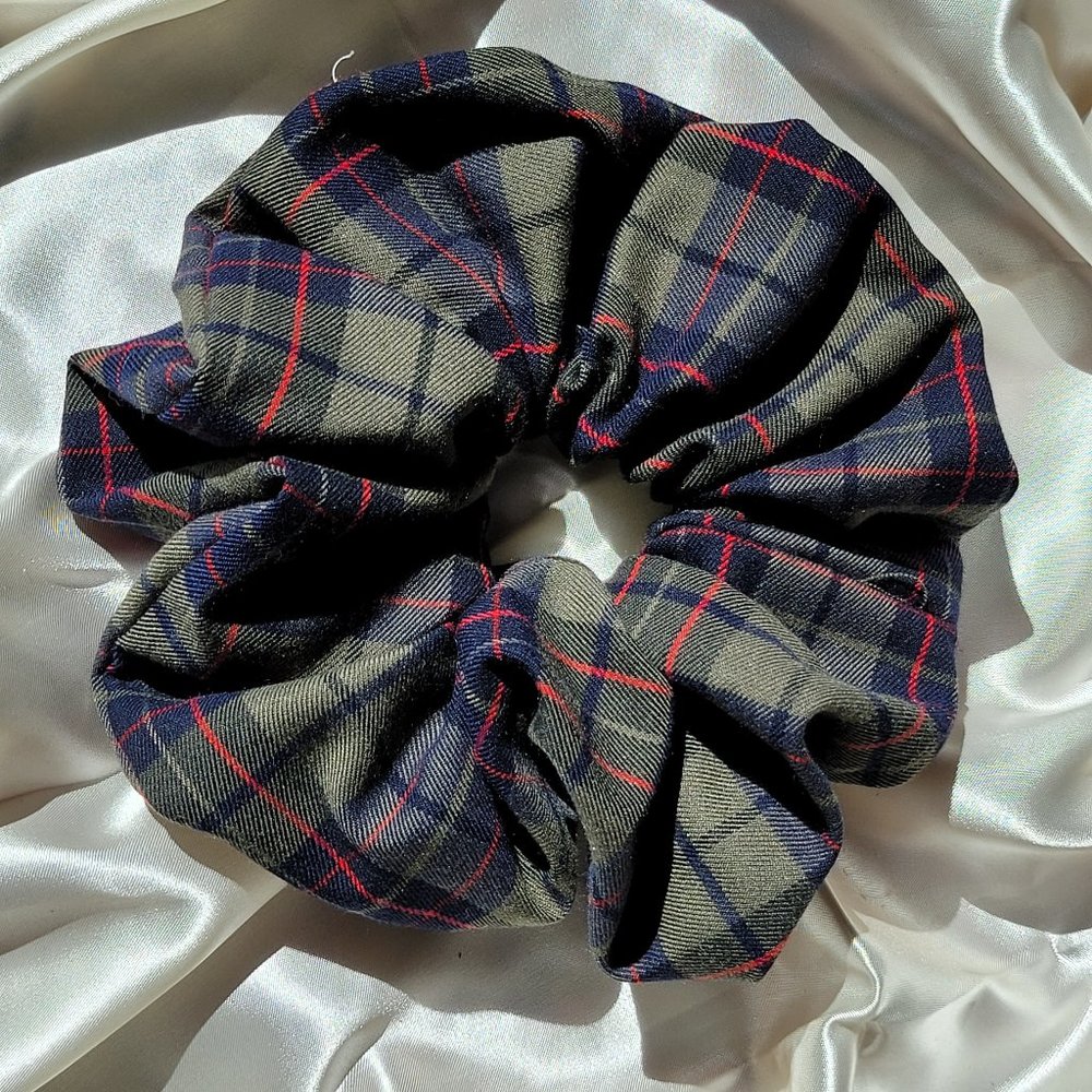 2 for 25! Giant scrunchies!